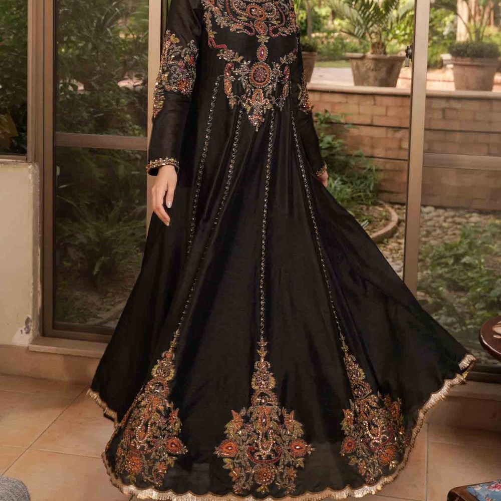 3 pc stitched outfit. Brand new. Still in bag.
